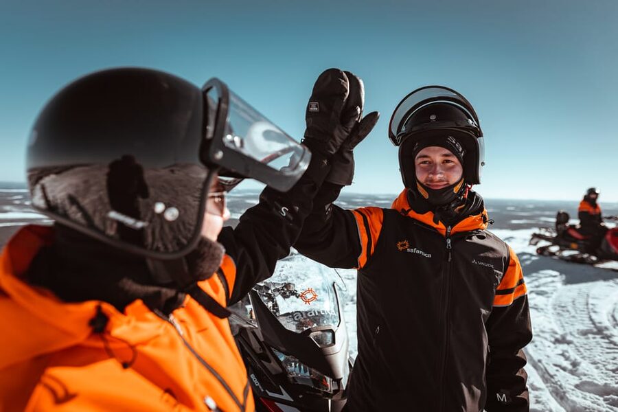 Saariselkä: Snowmobile Ride with Hot Drinks - Children, mobility, and health considerations
