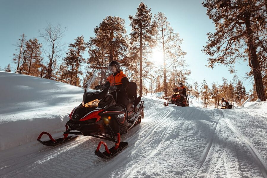 Saariselkä: Snowmobile Ride with Hot Drinks - The safety briefing is short, clear, and important