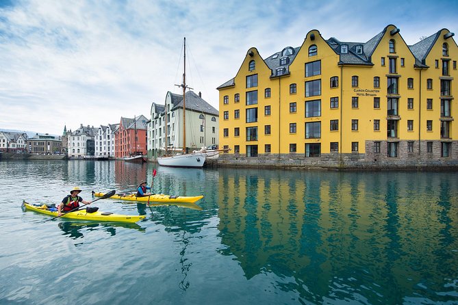 Sea Kayaking In Ålesund - From city waterways toward the coast