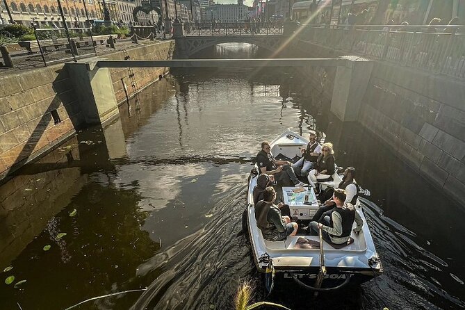 Self Drive Electric Boat in the Canals - What the boat is like for a group of 12