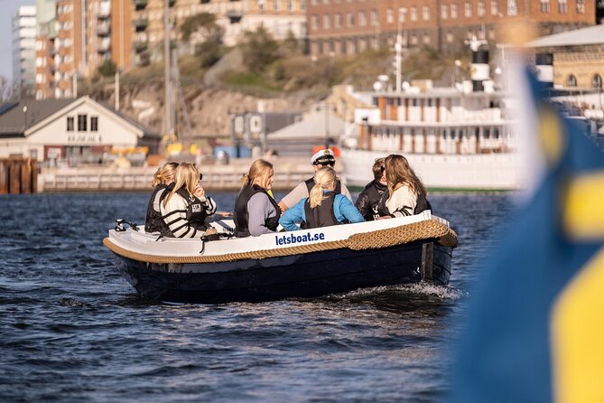 Self Drive Electric Boat in the Canals - The digital guide, map, and self-guided pace