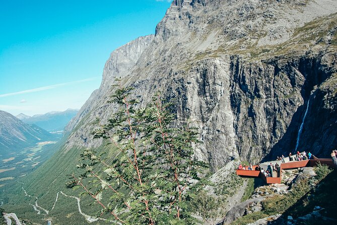 Sightseeing Tour in Trollstigen - Land of Trolls - Guides, buses, and comfort on a long day