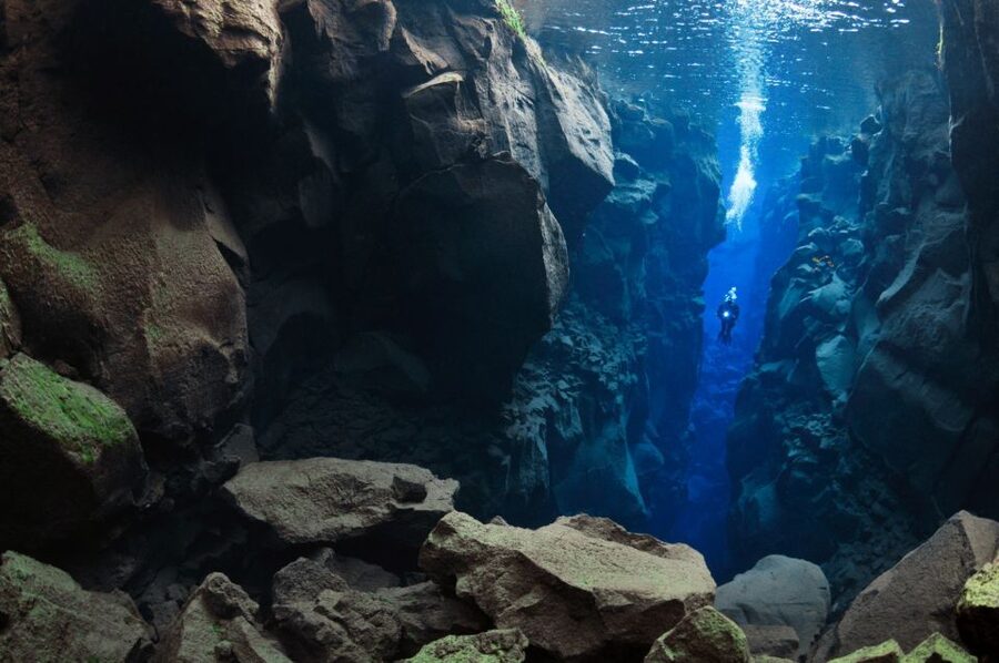 Silfra: Diving Between Tectonic Plates - Who should book this Silfra tour