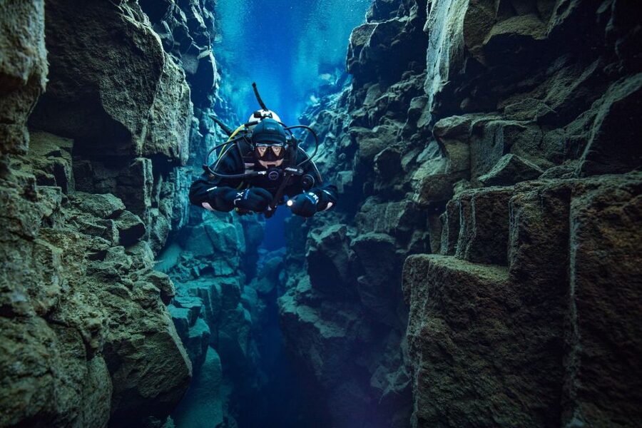 Silfra: Diving Between Tectonic Plates - Big Crack: your first look into the fissure