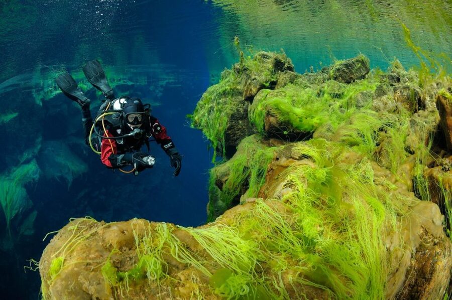 Silfra: Diving Between Tectonic Plates - Silfra Hall: where the clarity opens up