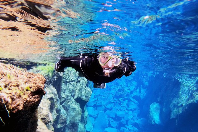 Silfra Drysuit Snorkeling with Free Photos - Meet on Location - Meeting at Thingvellir and getting ready