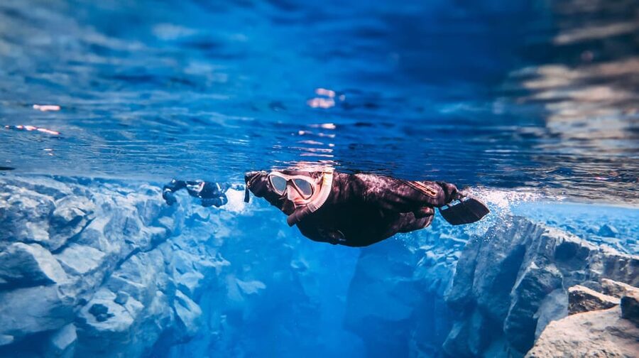 Silfra: Snorkeling Tour Between Tectonic Plates - Who should book this experience