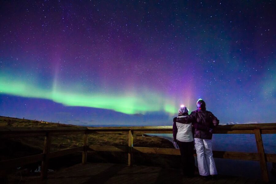Small-Group Premium Northern Lights Tour from Reykjavik - Hot chocolate, cold air, and what to pack