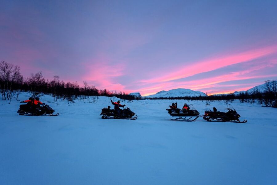 Snowmobile Adventure Abisko (Shared) - Guides make the difference