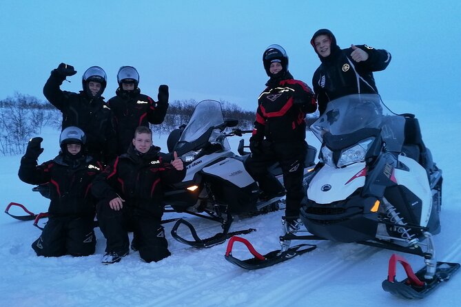 Snowmobile safari in the mountain plateau of Finnmarksvidda - The equipment and small-group advantage