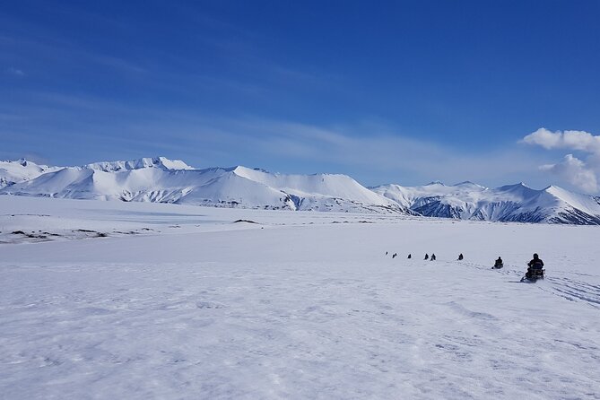 Snowmobile tour on Vatnajökull - Reaching Vatnajökull by Super Jeep