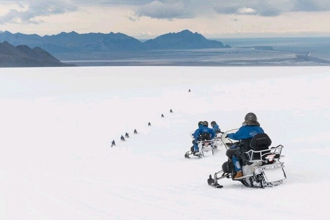 Snowmobile tour on Vatnajökull - Riding across Vatnajökull’s ice fields