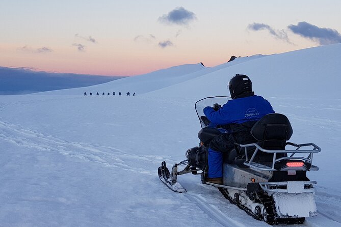 Snowmobile tour on Vatnajökull - Glacier stories on the way back down