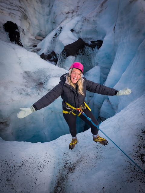 Sólheimajökull Glacier: Guided Hike with Equipment - The first 30 minutes: meeting, equipment, and safety