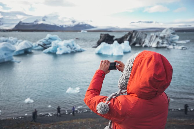 South Coast, Diamond Beach and Glacier Lagoon Day Tour - Skógafoss: Iceland’s classic waterfall stop