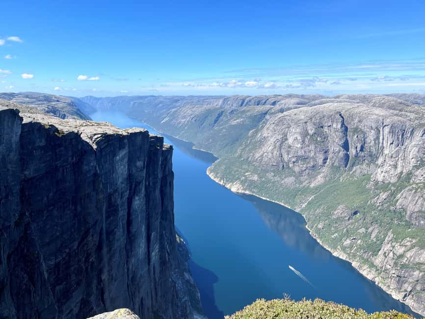 Stavanger: Kjerag Hike with Guide and Transportation - What the 5.5-hour hike is really like