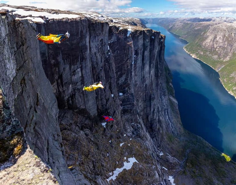 Stavanger: Kjerag Summer Hike with Packed Lunch - Reaching the Kjerag boulder