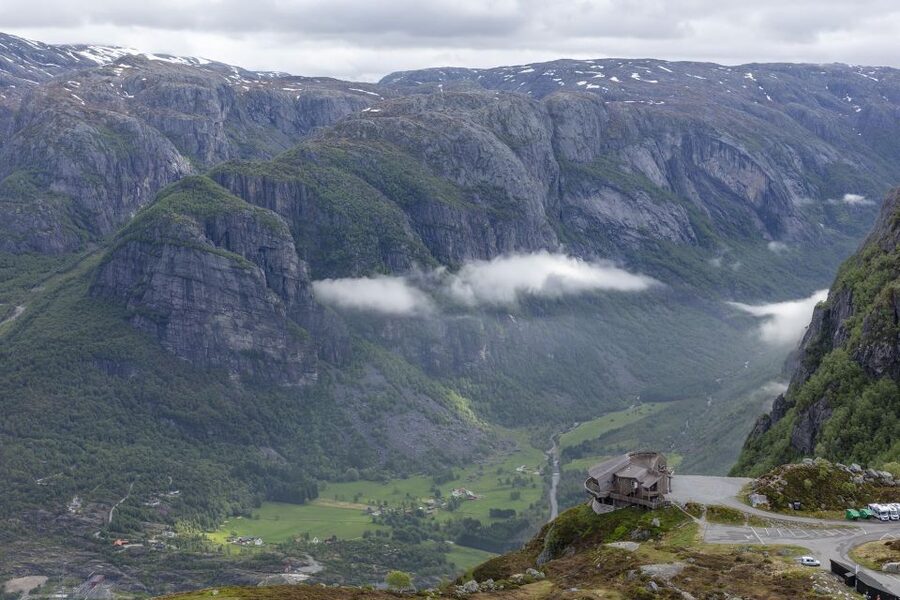 Stavanger: Kjerag Summer Hike with Packed Lunch - Who will get the most from this tour