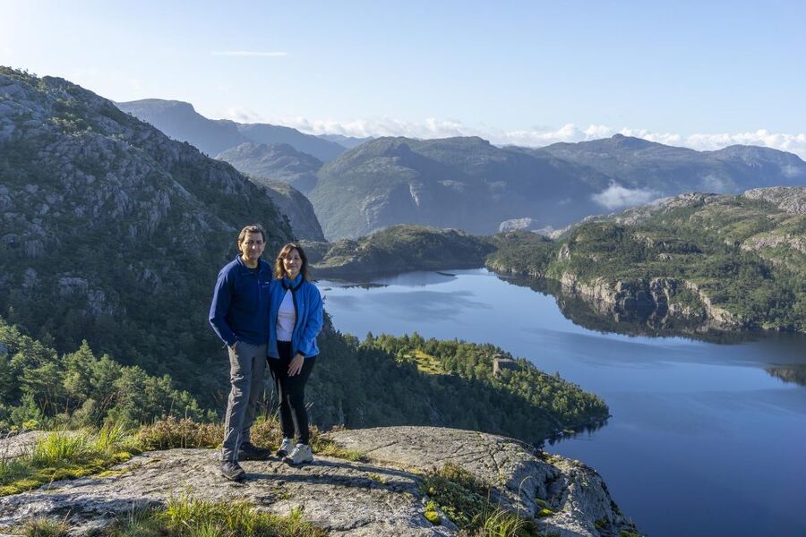 Stavanger: Preikestolen Classic Hike and Side Trail - The guides are part of the experience