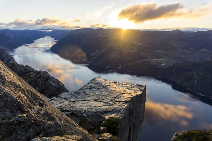 Stavanger: Preikestolen (Pulpit Rock) Hike with Local Guide - From Stavanger to the trailhead through the subsea tunnel