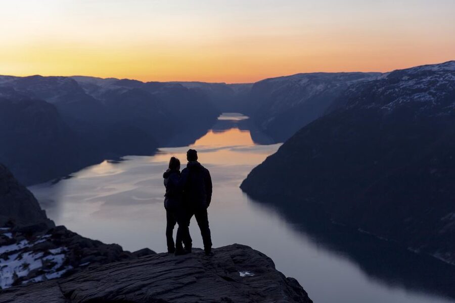Stavanger: Preikestolen Sunrise Hike with Breakfast Buffet - Getting ready at the trailhead