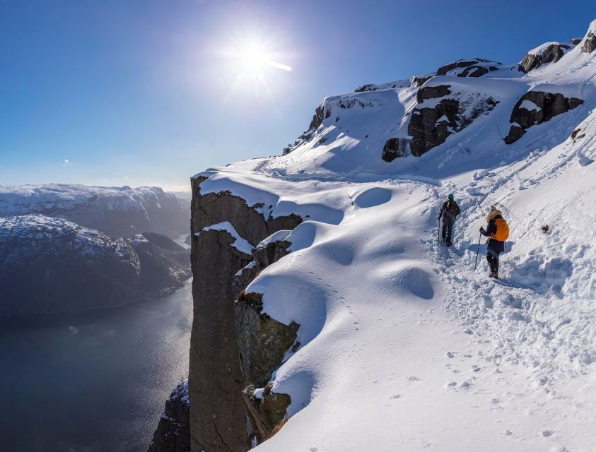 Stavanger: Preikestolen Winter Hike + Hot Lunch - The uphill route, with time to stop