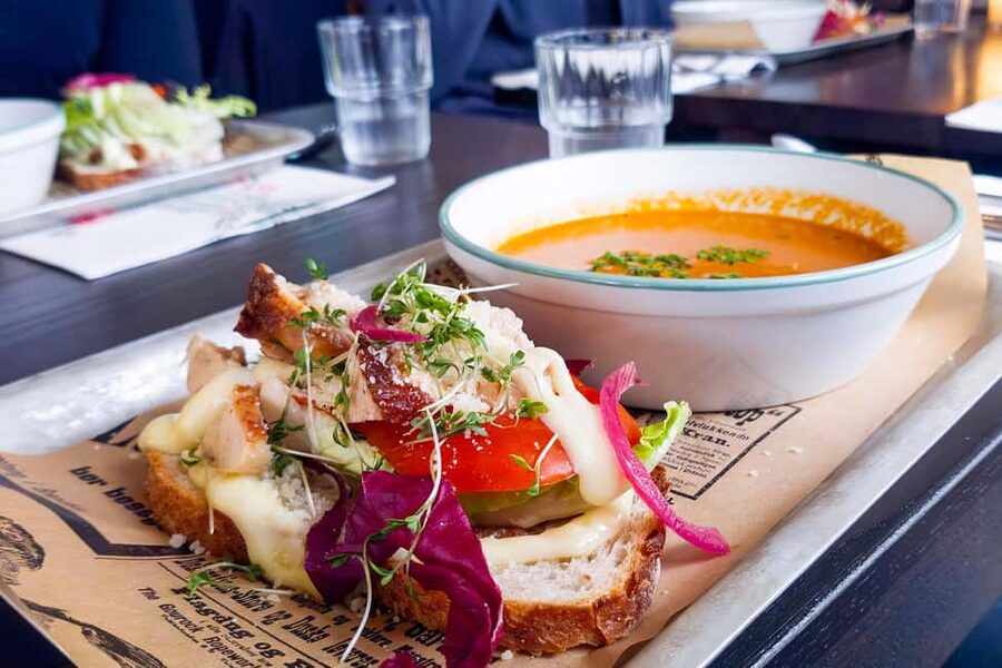 Stavanger: Preikestolen Winter Hike + Hot Lunch - Pickup in Stavanger and the ride to the trail