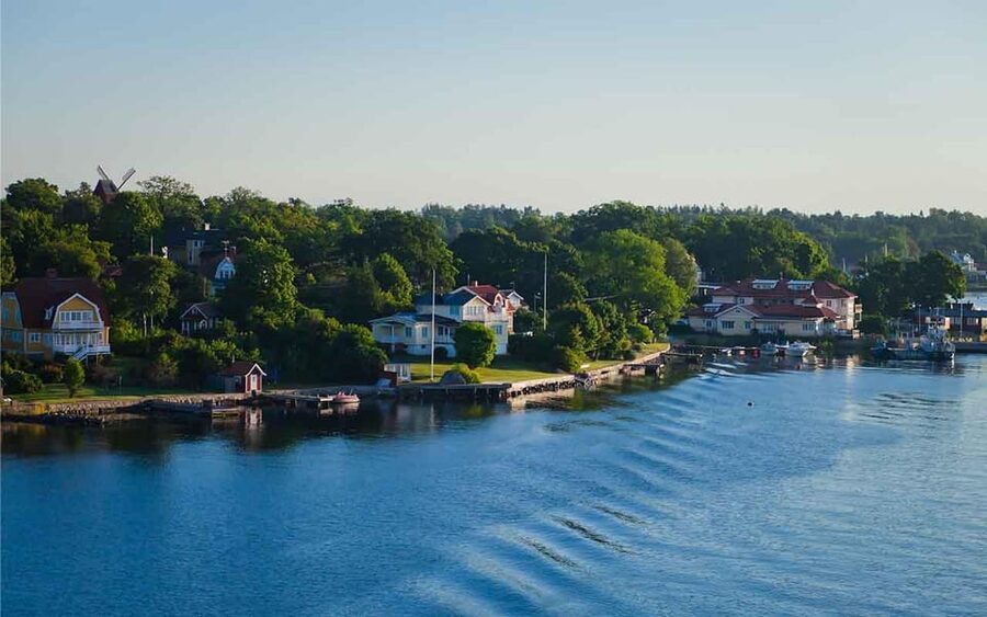 Stockholm: Archipelago Boat Tour - Fjäderholmarna: the first clear taste of the archipelago