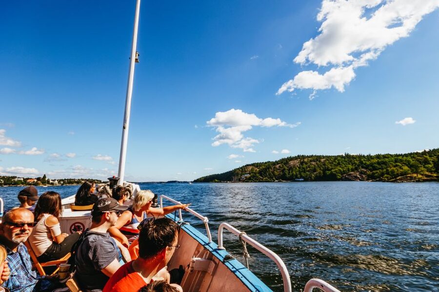 Stockholm: City Archipelago Sightseeing Cruise with Guide - The guide makes the difference
