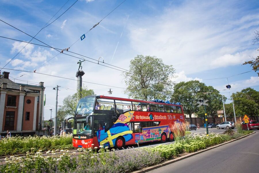 Stockholm: City Sightseeing Hop-On Hop-Off Bus Tour - The Royal Palace and Gamla Stan