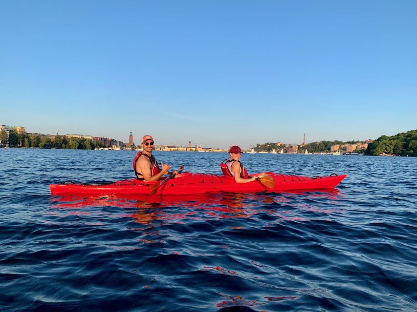Stockholm: Daytime Kayak Tour in Stockholm City - Paddling under bridges and around the islands
