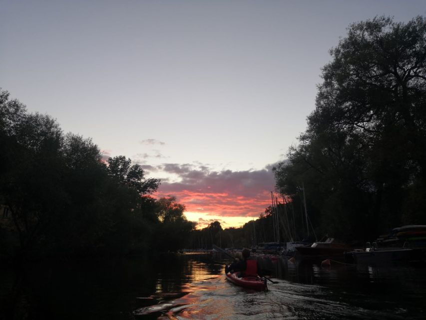 Stockholm Evening Kayak with BBQ. - Kayaking Stockholm from Långholmen Island