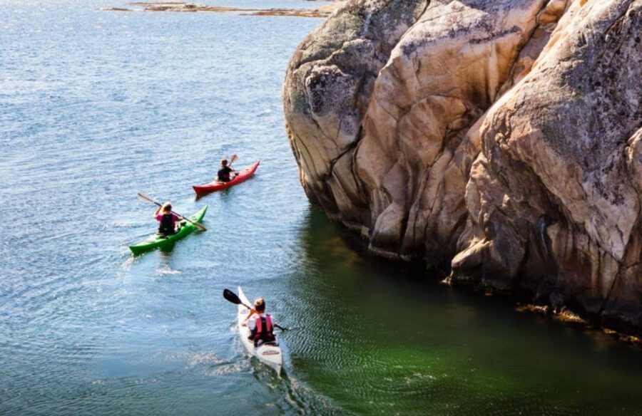 Stockholm: Full-Day Archipelago Kayaking Adventure - Finding your rhythm on the Baltic Sea