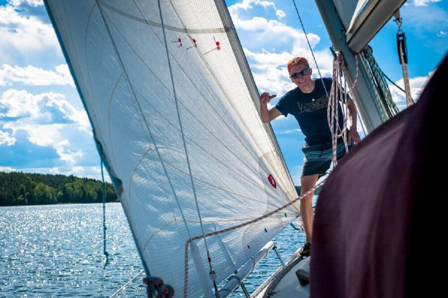 Stockholm: Full Day Archipelago Sailing Tour with Lunch - Lunch in a nature harbor