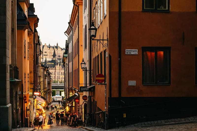 Stockholm: Ghost Walk and Historical Tour - Entering Gamla Stan after dark