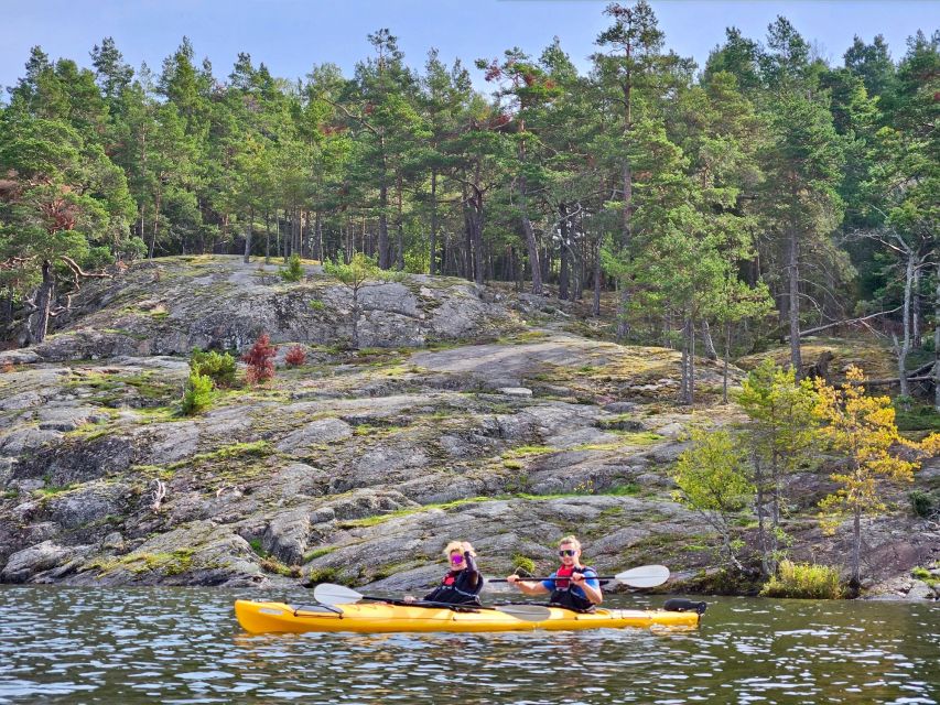 Stockholm: Guided Kayak Tour to Drottningholm Royal Palace - Seeing Drottningholm Palace from the water
