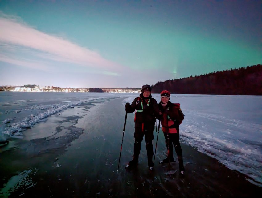 Stockholm: Ice Skating in the Moonlight with Hot Chocolate - Thirty minutes that make the skating safer