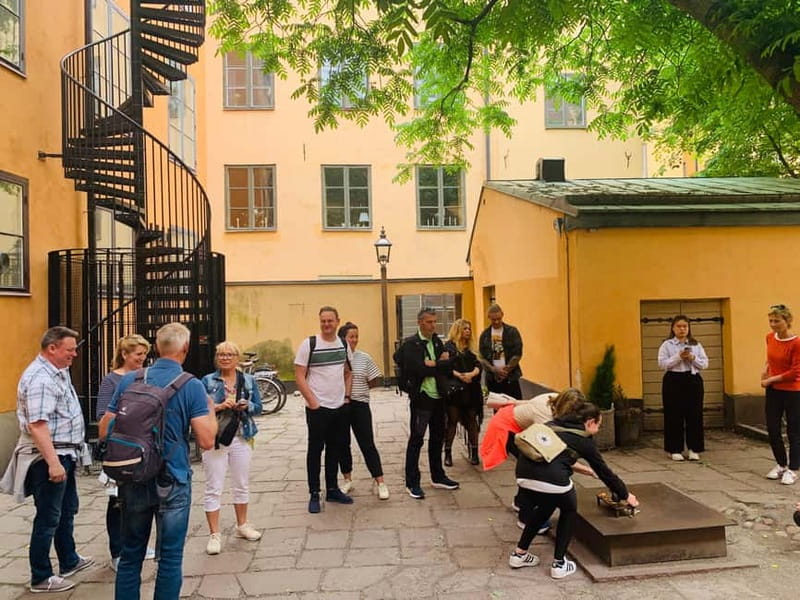Stockholm: Old Town Guided Walking Tour (English / Deutsch) - Riddarholmen begins with Stockholm’s royal and religious past
