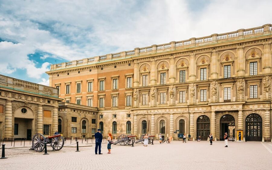 Stockholm: Old Town Highlights Private Walking Tour - Starting beside the old iron square