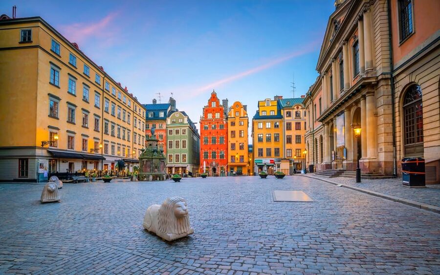 Stockholm: Old Town Highlights Private Walking Tour - Spending six hours with the Vasa Museum