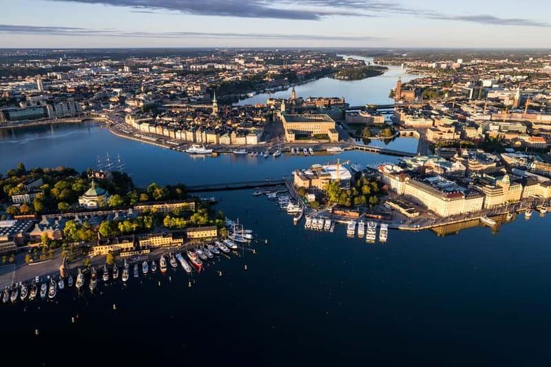 Stockholm: Old Town Historical Walking Tour - The Royal Palace and Sweden’s kings and queens
