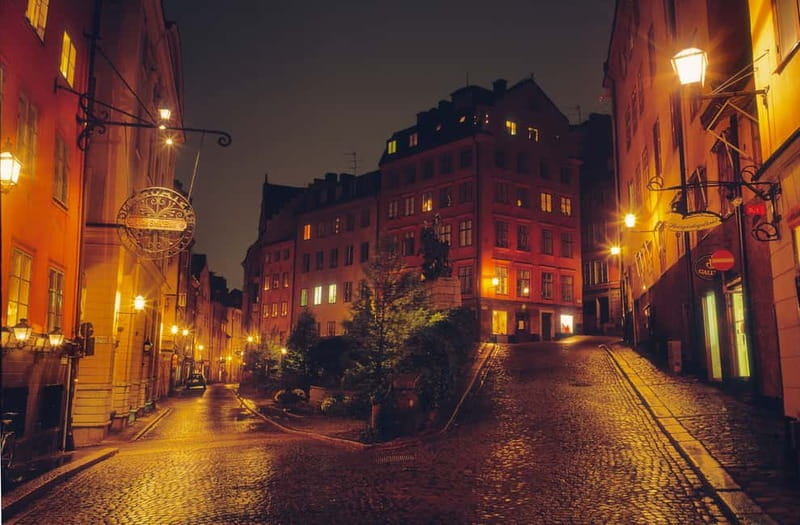 Stockholm: Old Town Historical Walking Tour - Price, group size, and overall value