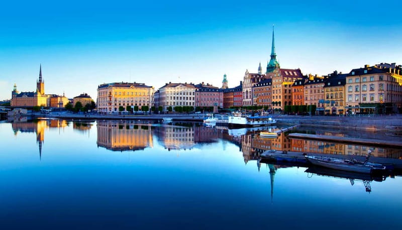Stockholm: Old Town Historical Walking Tour - Gamla Stan’s lanes tell the story