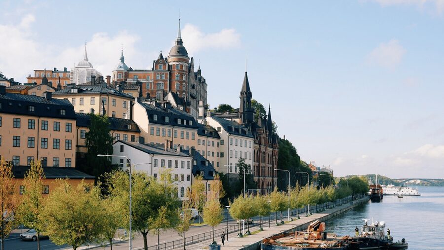 Stockholm: Old Town Walking Tour, stories and secrets - Runestones and Stortorget: Stockholm’s opening scene