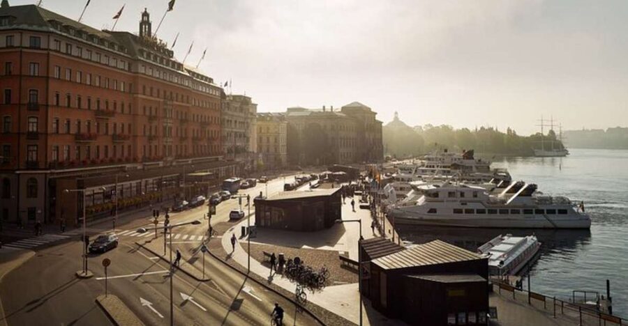 Stockholm: Private Custom Walking Tour With A Tour Guide - Getting around on a walking tour