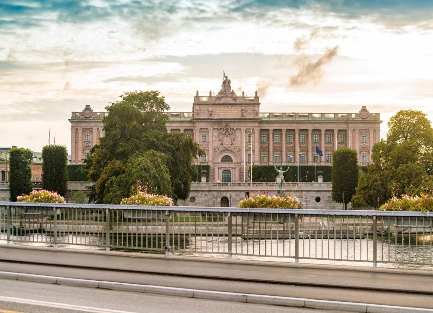 Stockholm Royal Palace Museums Gamla Stan Skip-the-line Tour - What the Stockholm Palace tour is really about