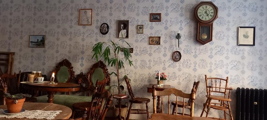 Stockholm: Secrets of Gamla Stan Guided Tour w/ Fika Option - The cannonball, St. George, and other small details