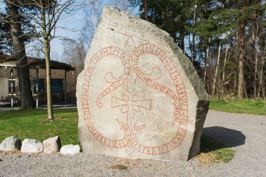 Stockholm: Sigtuna and Uppsala Viking History Day Tour - Jarlabanke Bridge: power written in stone