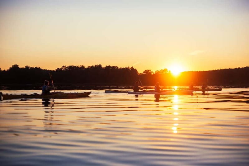 Stockholm: Sunset Archipelago Kayaking & Toast on the Water - Safety briefing and choosing your kayak