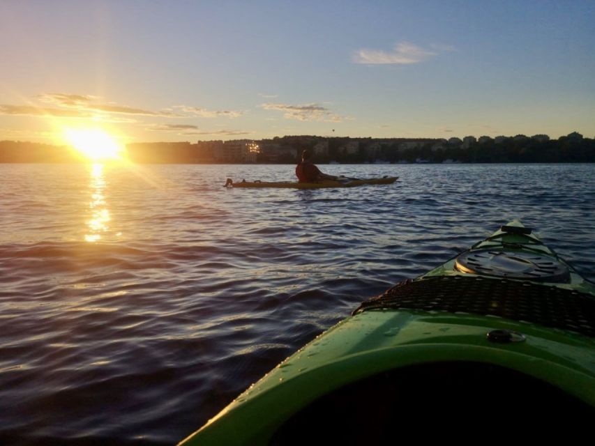 Stockholm: Sunset Kayak Tour in the City + Swedish Fika - Meeting at Rålis Kayak on Kungsholmen
